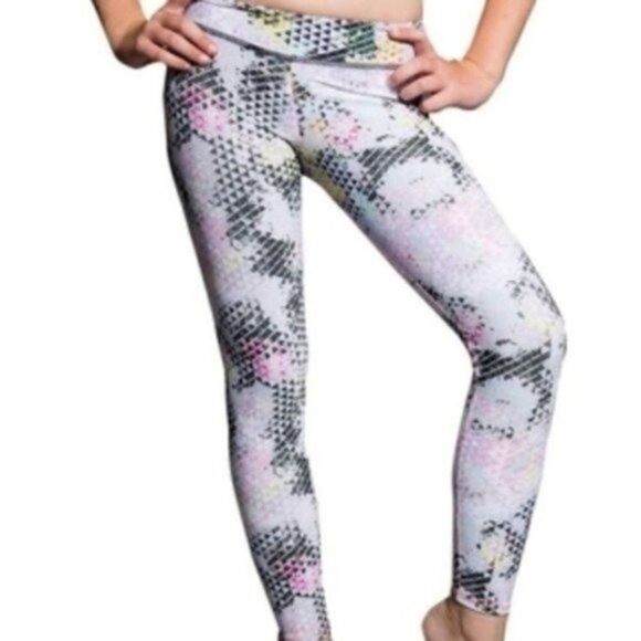 Onzie womans capri leggings Medium/ Large BoxF floral geometric colorful - Picture 1 of 5